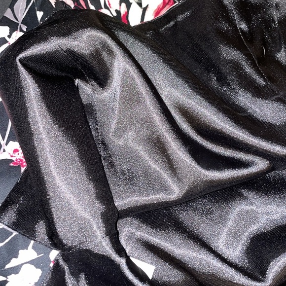 White House Black Market women’s blouse 8 medium Floral Keyhole black pink NWT - Picture 6 of 9